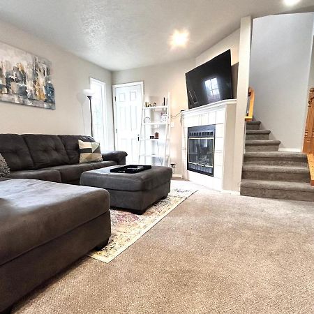 The Getaway Se Boise Condo Across The Street From Greenbelt, Bown Crossing And Boise River 3Bd 3Bath, 4 Beds! Lovely, Homey, Dining Table Seats 6 Dış mekan fotoğraf