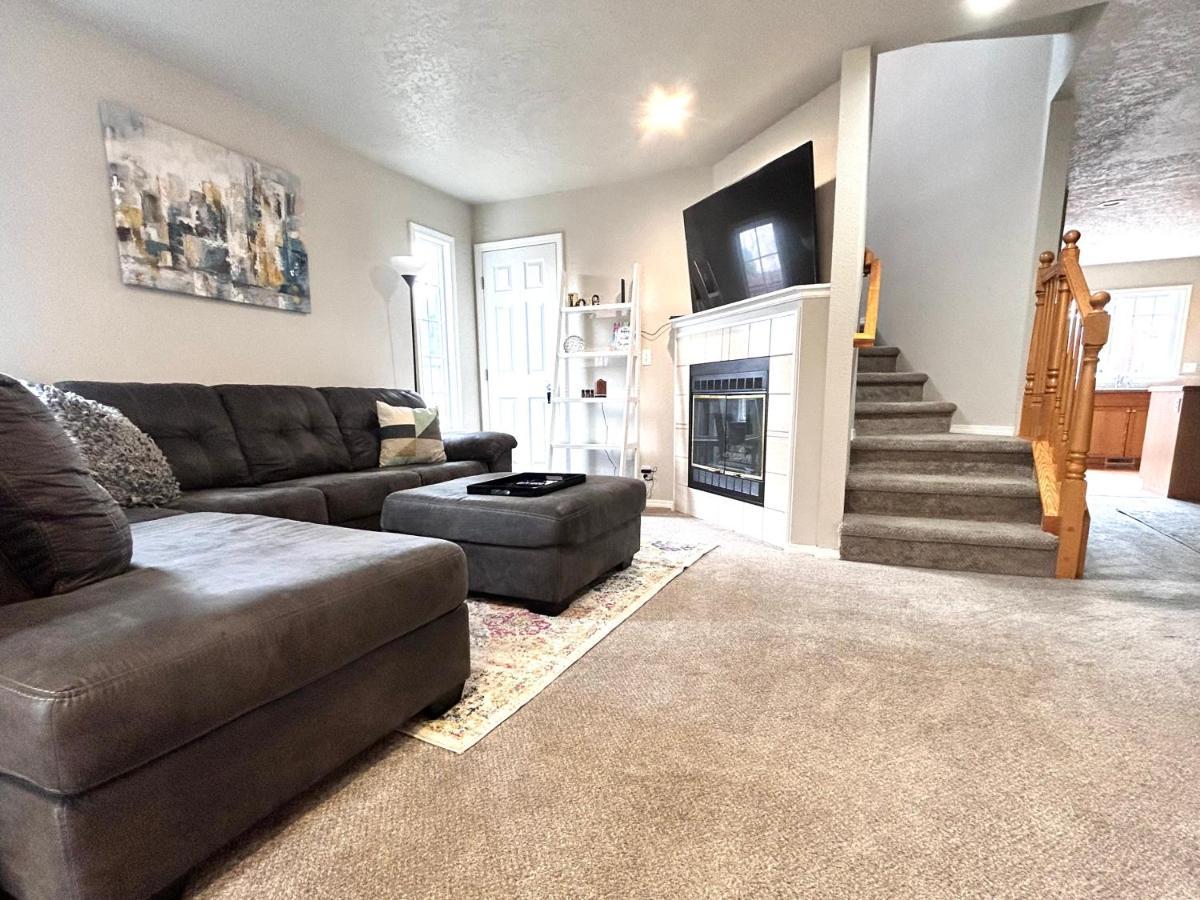 The Getaway Se Boise Condo Across The Street From Greenbelt, Bown Crossing And Boise River 3Bd 3Bath, 4 Beds! Lovely, Homey, Dining Table Seats 6 Dış mekan fotoğraf