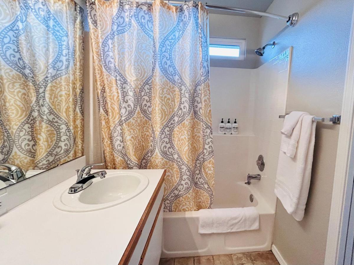 The Getaway Se Boise Condo Across The Street From Greenbelt, Bown Crossing And Boise River 3Bd 3Bath, 4 Beds! Lovely, Homey, Dining Table Seats 6 Dış mekan fotoğraf