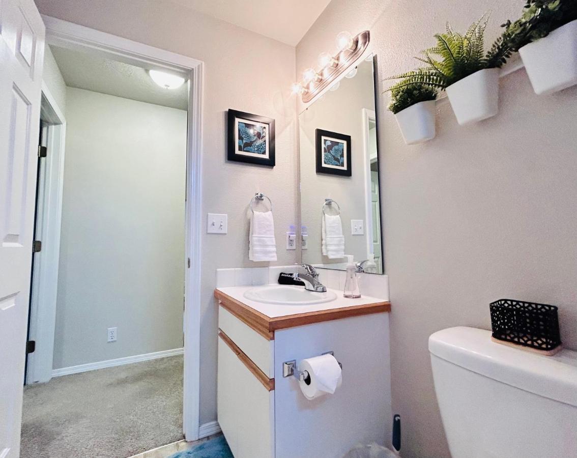 The Getaway Se Boise Condo Across The Street From Greenbelt, Bown Crossing And Boise River 3Bd 3Bath, 4 Beds! Lovely, Homey, Dining Table Seats 6 Dış mekan fotoğraf