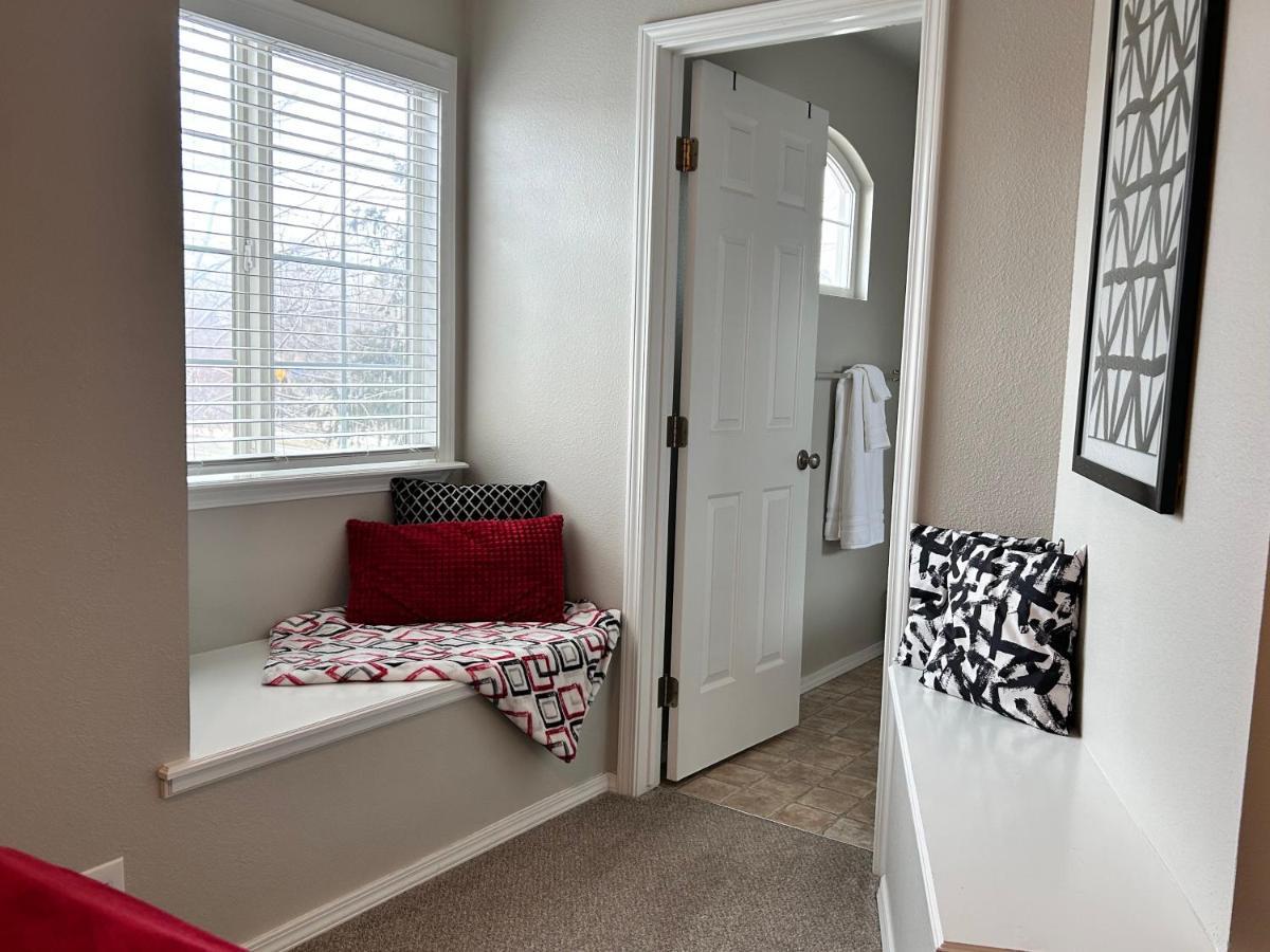 The Getaway Se Boise Condo Across The Street From Greenbelt, Bown Crossing And Boise River 3Bd 3Bath, 4 Beds! Lovely, Homey, Dining Table Seats 6 Dış mekan fotoğraf