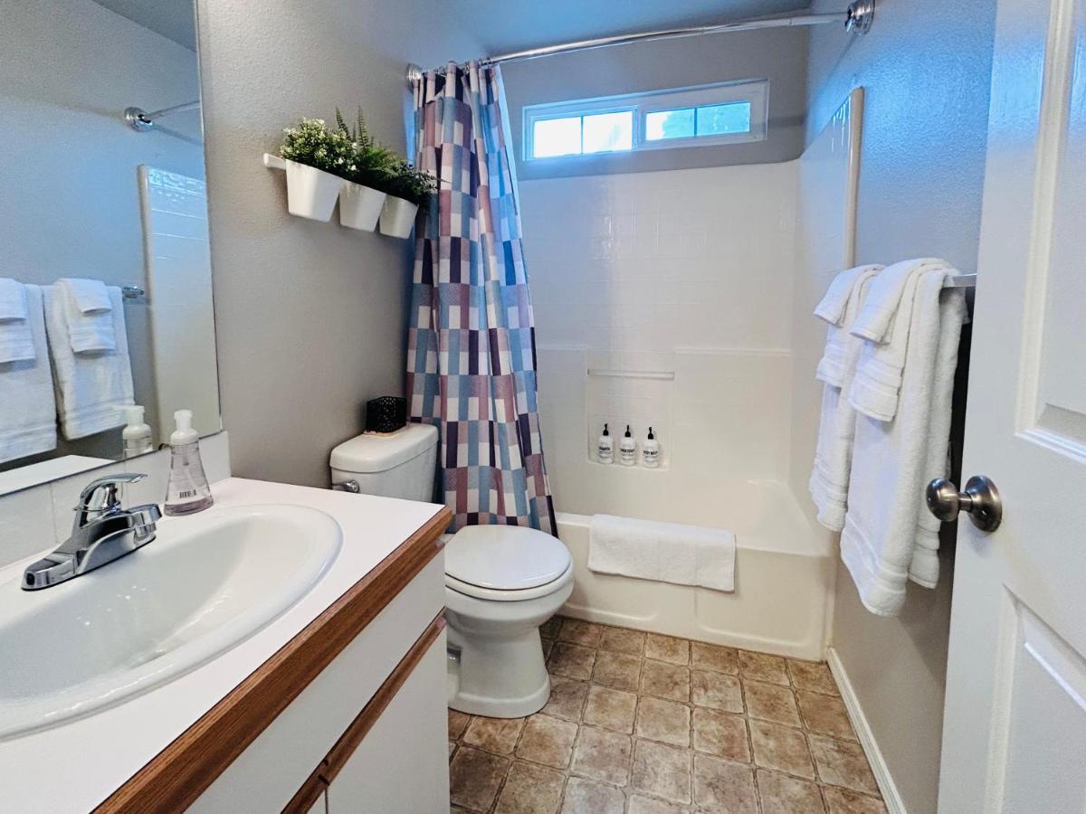 The Getaway Se Boise Condo Across The Street From Greenbelt, Bown Crossing And Boise River 3Bd 3Bath, 4 Beds! Lovely, Homey, Dining Table Seats 6 Dış mekan fotoğraf