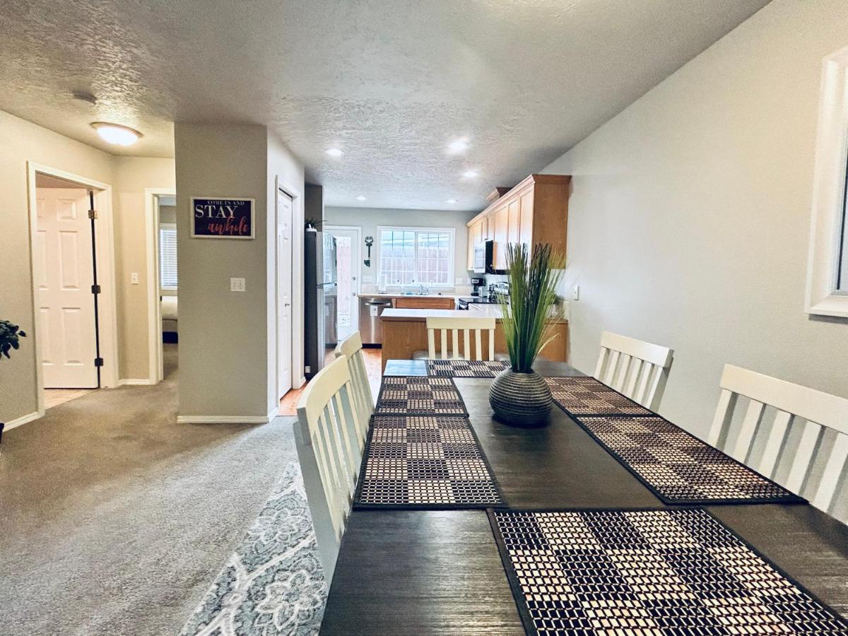 The Getaway Se Boise Condo Across The Street From Greenbelt, Bown Crossing And Boise River 3Bd 3Bath, 4 Beds! Lovely, Homey, Dining Table Seats 6 Dış mekan fotoğraf
